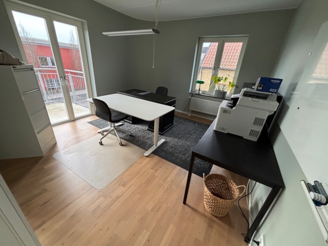 1442227-3 Kontorsinredning