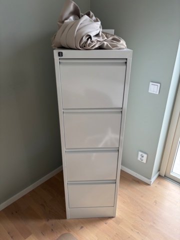 1442227-8 Kontorsinredning