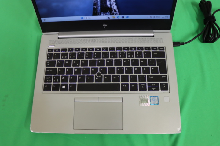 1295794-9 Dator HP EliteBook G5 830, ram 8, hd 238, Win 11 Pro