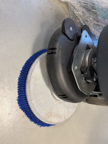 1409414-16 Kombiskurmaskin - Nilfisk SC401 43 BD