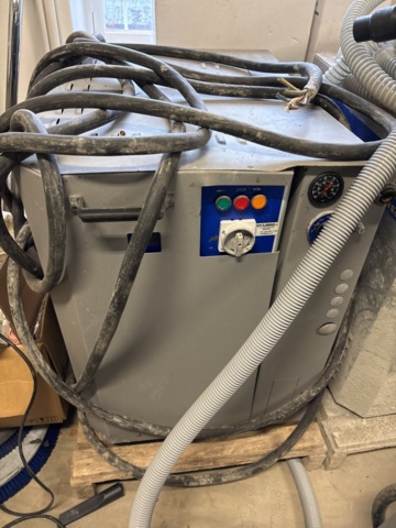 1409474-8 El-uppvärmada hetvattentvättar x3 enheter - Nilfisk SH Solar 7P E