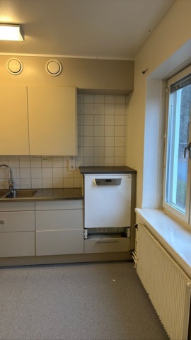 1454524-2 Complete kitchen - angled from 2017 (dismantled)