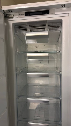 1454524-19 Complete kitchen - angled from 2017 (dismantled)