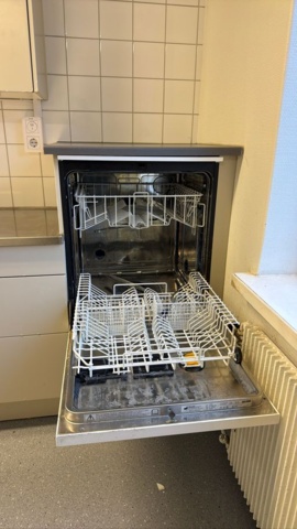 1454524-3 Complete kitchen - angled from 2017 (dismantled)