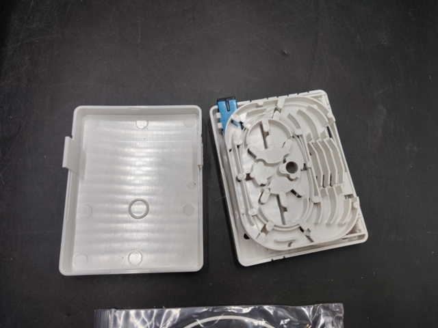 1447663-6 Fiberuttag / Fiberbox med SC/UPC-pigtail – 42 st