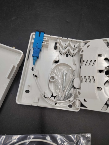 1447663-7 Fiberuttag / Fiberbox med SC/UPC-pigtail – 42 st