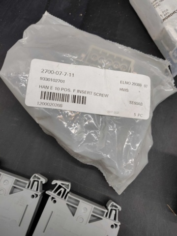 1447683-6 Elkomponenter, parti – terminaler, kontaktdelar, relämoduler