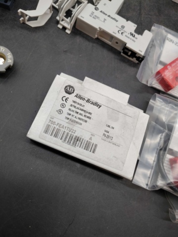 1447683-11 Elkomponenter, parti – terminaler, kontaktdelar, relämoduler