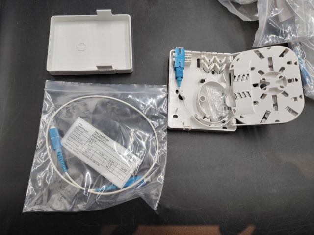 1447687-2 Fiberuttag med patchkablar, 46 st – väggmonterade uttag med SC-kontakter