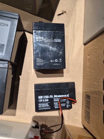 1460580-3 Battery pack mixed models – different capacities and brands