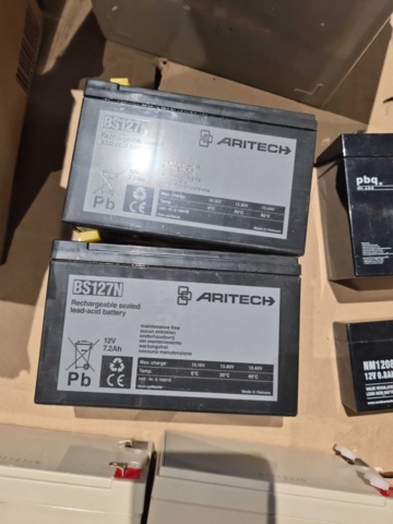 1460580-4 Battery pack mixed models – different capacities and brands