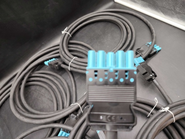 1460586-4 Multi-cable with multi-pole connectors, 6 pcs - robust signal cable system