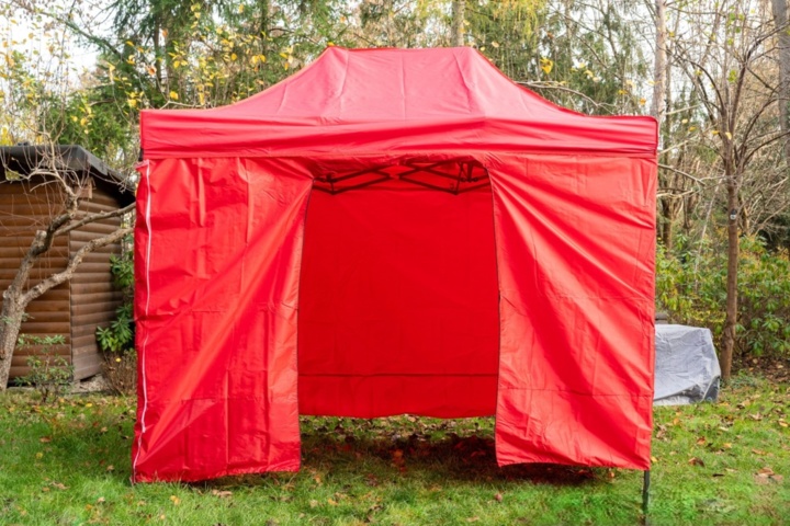 1460499-4 16 Pop-up market tents in different colors
