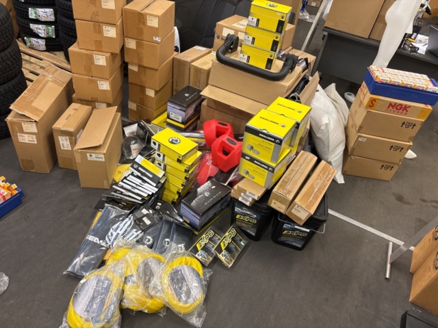 1409391-1 Lot of accessories and components in the category - Jet Ski #2