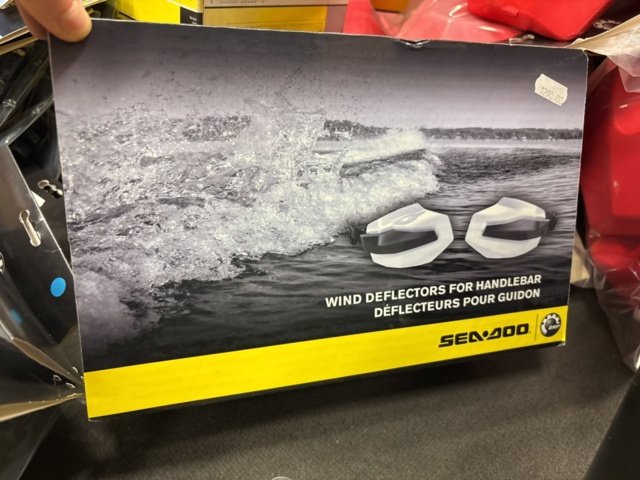 1409391-10 Lot of accessories and components in the category - Jet Ski #2