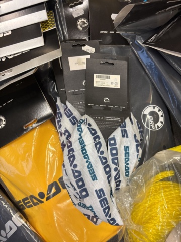 1409391-14 Lot of accessories and components in the category - Jet Ski #2