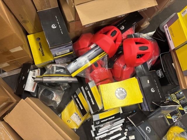 1409391-15 Lot of accessories and components in the category - Jet Ski #2