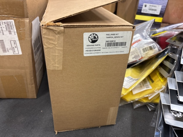 1409391-19 Lot of accessories and components in the category - Jet Ski #2