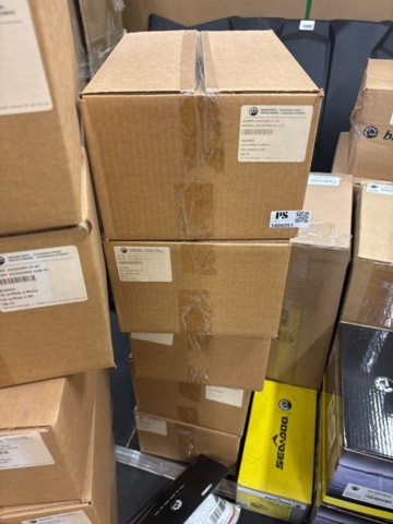 1409391-24 Lot of accessories and components in the category - Jet Ski #2