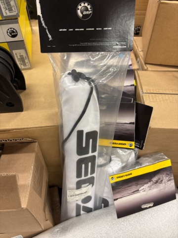 1409391-35 Lot of accessories and components in the category - Jet Ski #2