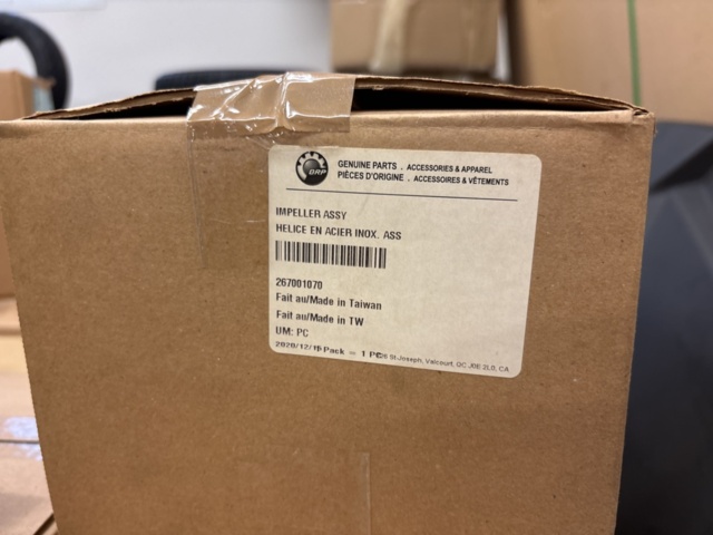 1409391-37 Lot of accessories and components in the category - Jet Ski #2