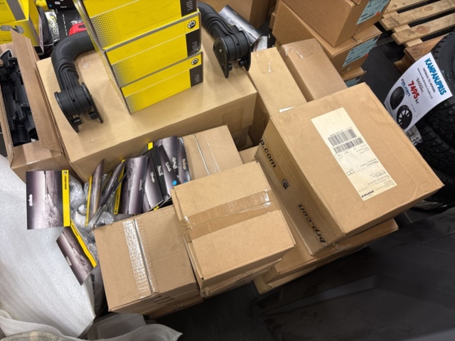 1409391-44 Lot of accessories and components in the category - Jet Ski #2