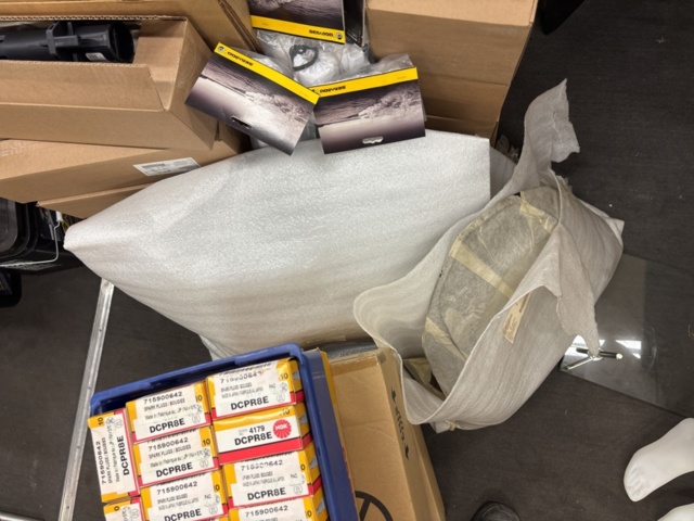 1409391-45 Lot of accessories and components in the category - Jet Ski #2