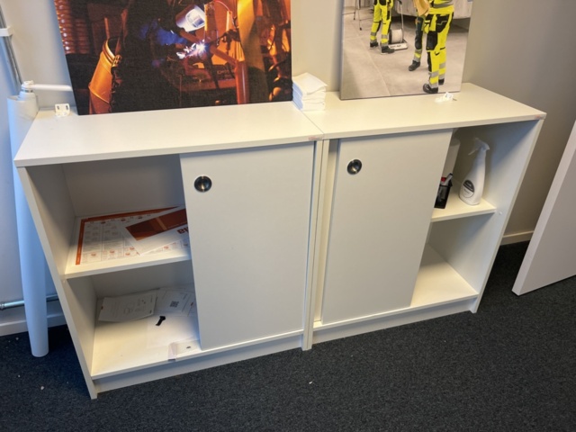 1431575-7 Conference furniture - Tables, chairs, cabinets, etc.