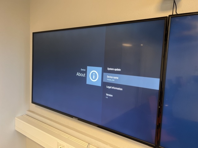 1431576-3 Conference equipment - Screens, camera and microphone