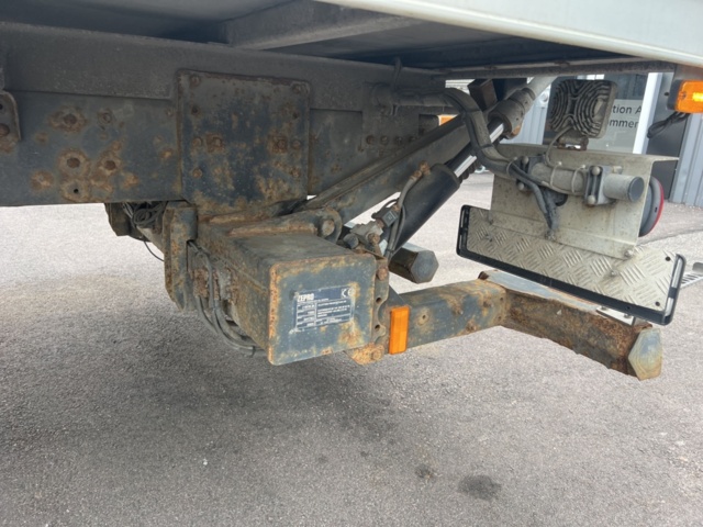 1460729-25 Skåpbil Volvo FL 4*2  Manuell, -2010 repobjekt