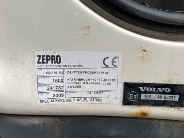 1460729-33 Skåpbil Volvo FL 4*2  Manuell, -2010 repobjekt