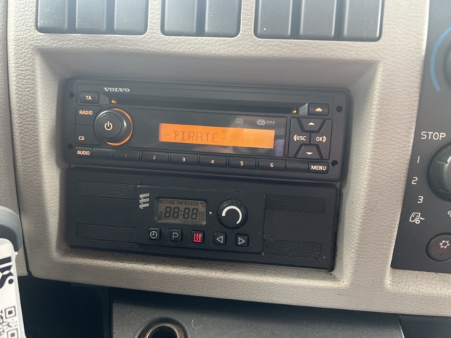 1460729-37 Skåpbil Volvo FL 4*2  Manuell, -2010 repobjekt