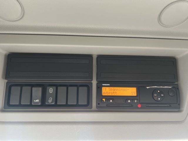 1460729-38 Skåpbil Volvo FL 4*2  Manuell, -2010 repobjekt