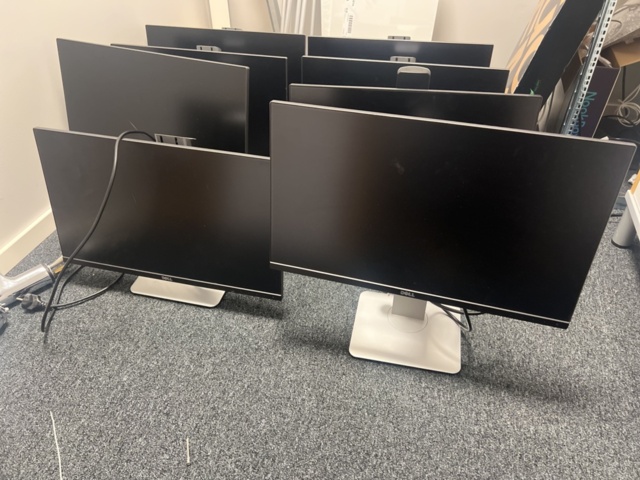 1431580-1 Monitors 8 pcs - Dell, Philips