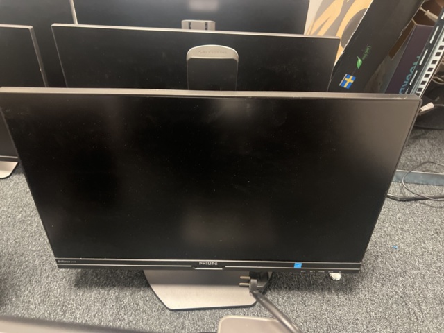 1431580-2 Monitors 8 pcs - Dell, Philips
