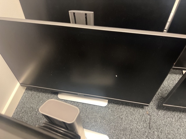 1431580-5 Monitors 8 pcs - Dell, Philips