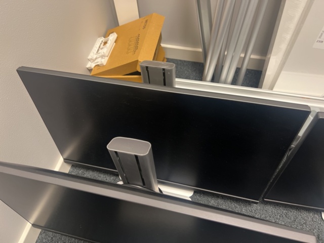 1431580-6 Monitors 8 pcs - Dell, Philips