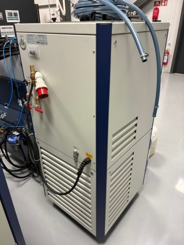 1455691-5 WDXRF-spektrometer - Bruker S8 TIGER Series II 4 kW (2023) + Van der Heijden kylaggregat