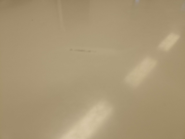 1401076-7 Bord, stolar, spegel och skåp