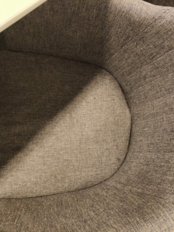 1401076-9 Bord, stolar, spegel och skåp