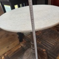 1460762-3 Runda marmorbord med gjutjärnsfot, 2 st