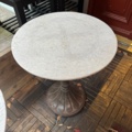 1460762-1 Runda marmorbord med gjutjärnsfot, 2 st
