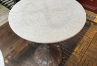 1460762 Runda marmorbord med gjutjärnsfot, 2 st