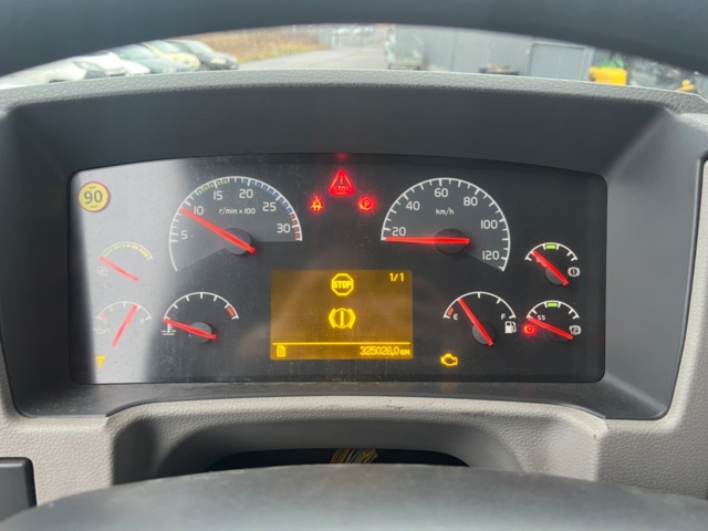 1460729-41 Skåpbil Volvo FL 4*2  Manuell, -2010 repobjekt