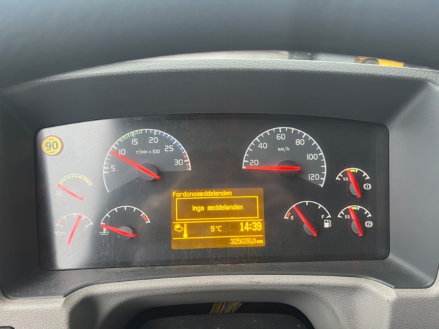 1460729-44 Skåpbil Volvo FL 4*2  Manuell, -2010 repobjekt