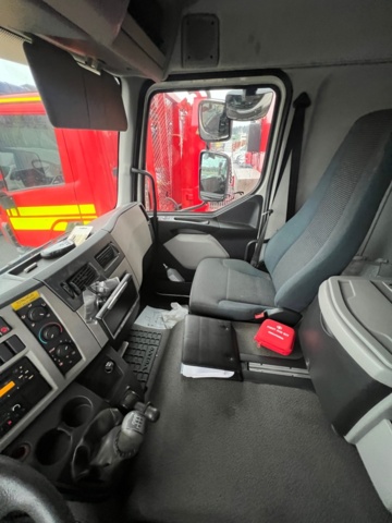 1460729-45 Skåpbil Volvo FL 4*2  Manuell, -2010 repobjekt