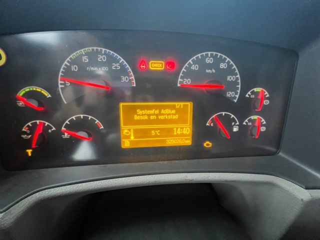 1460729-48 Skåpbil Volvo FL 4*2  Manuell, -2010 repobjekt