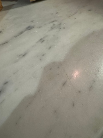 1460946-4 Bardiskskiva i italiensk marmor