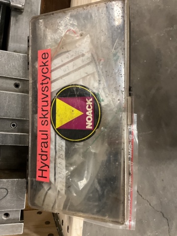 1406955-4 2 pcs. Larger machine vice Allmatic