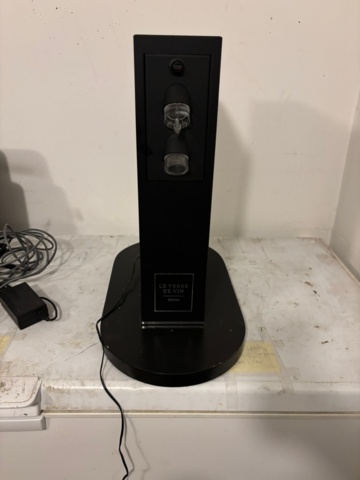 1460984-1 Le Verre de Vin Tower – vinförslutare